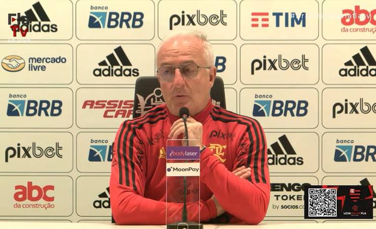 Dorival exalta Rodinei: 'Não estaria no Flamengo se não tivesse algo'
