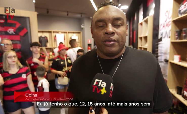 Obina visita Museu Flamengo, se emociona e declara: 'Clube do meu coração'