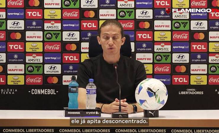 Filipe Luís pede para árbitro colombiano não apitar mais Libertadores