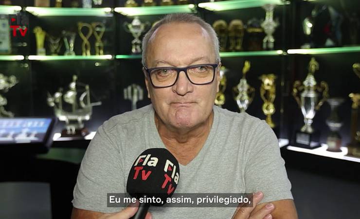 Leandro comenta sua história no Flamengo: "Me sinto honrado"