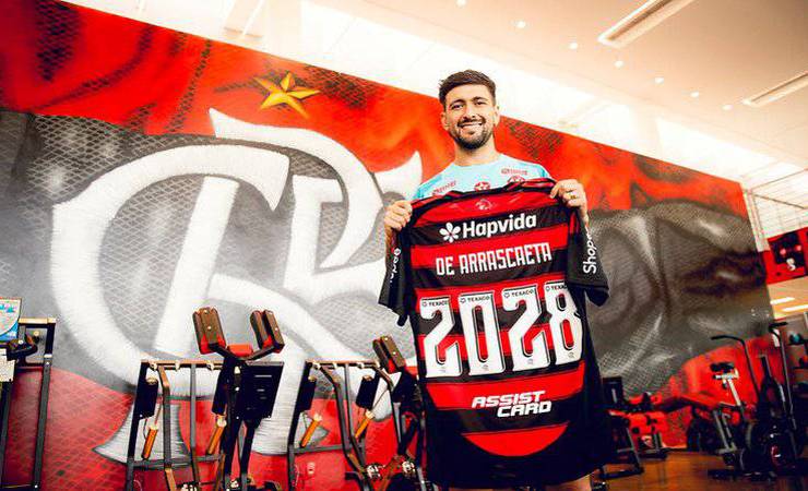 Arrascaeta renova com o Flamengo até 2028 e mira novos títulos