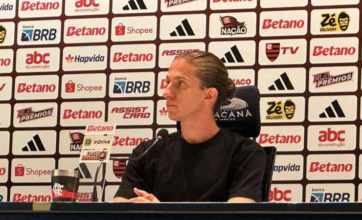 Treino do Flamengo é interrompido por agentes de dopagem; Filipe Luís expressa incômodo