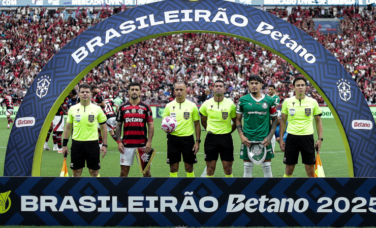 Flamengo Proíbe Venda de Cerveja para Visitantes e Vence Palmeiras em Jogo Decisivo