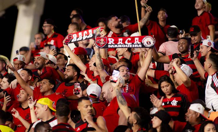 Empate na Vila! Flamengo e São Paulo ficam no 2 a 2, e torcida brilha em apoio