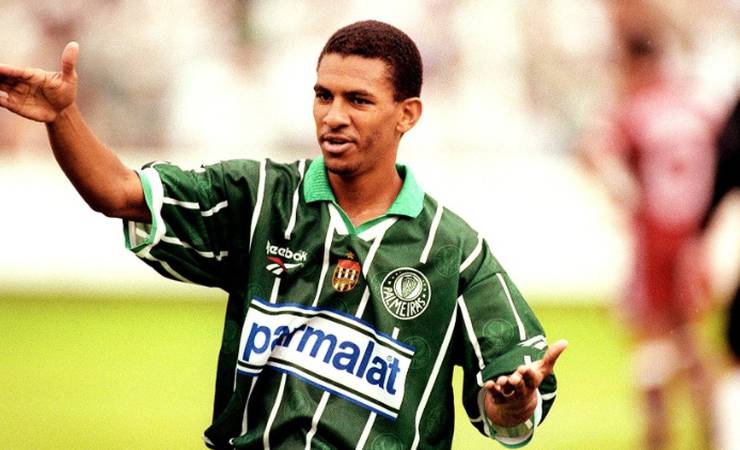 Djalminha revela que quase apanhou por pênaltis com 'cavadinha'