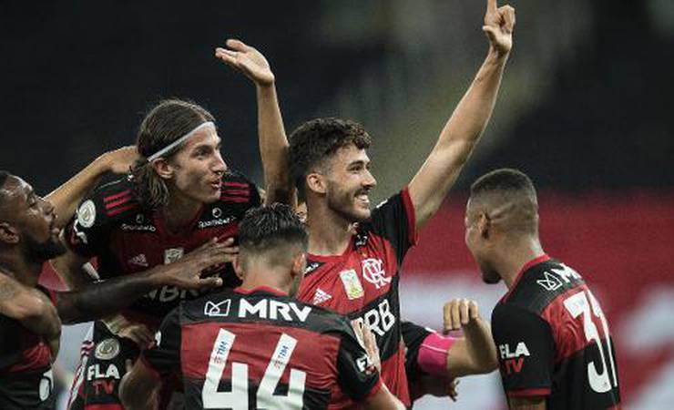 Gustavo Henrique renasce no Flamengo e silencia cornetas: "futebol é assim"