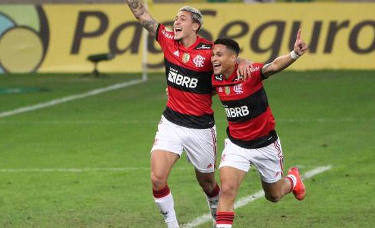 Flamengo joga para o gasto e vence Cuiabá com gols de Pedro e Thiago Maia