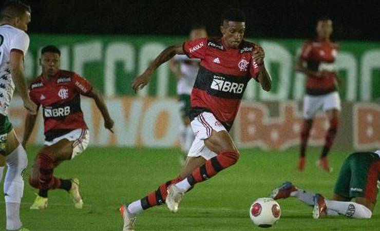 Flamengo: joia encanta Casimiro e vira 'filho' de Bruno Henrique
