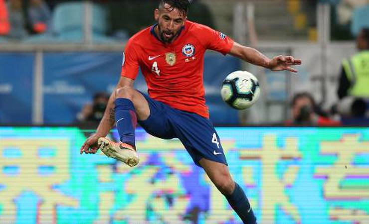 Busca por Isla pode fazer Fla suprir saída de Rafinha também nos bastidores