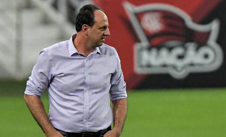 Flamengo, enfim, é líder. Mas agora Ceni precisa vencer quem nunca venceu