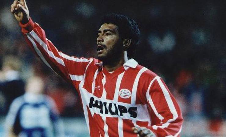 Romário virou case de sucesso no PSV e trocou exemplo por ajuda em gol mil