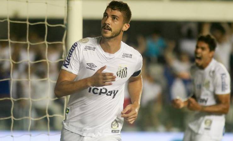 Flamengo libera Rhodolfo e vê lacuna preenchida com Gustavo Henrique