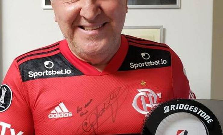 Zico ganha presentes de Gabigol: 'Gratidão'