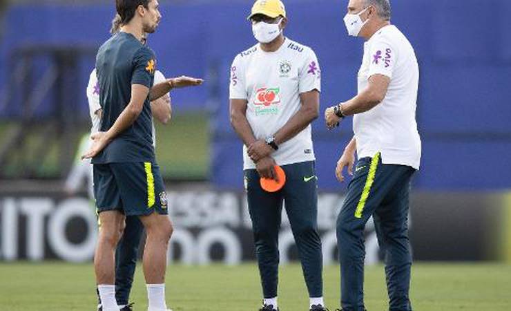 Fla x seleção: Rodrigo Caio se apresentou na Granja já com dores no joelho