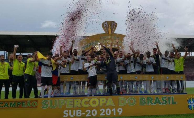 Flamengo segura vantagem contra Palmeiras e leva Supercopa do Brasil sub-20