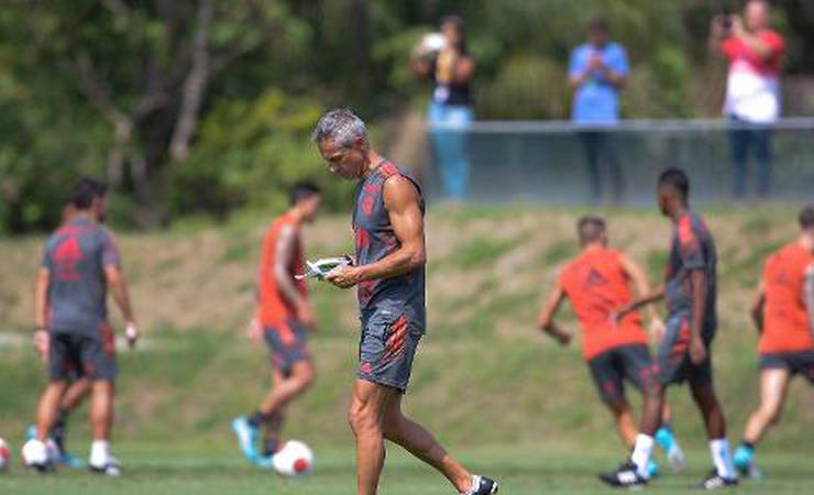 Flamengo se reapresenta de olho nas semifinais do Carioca