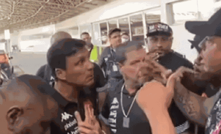 Rizek lamenta protestos no Vasco e alerta: "Estamos perto de uma tragédia"