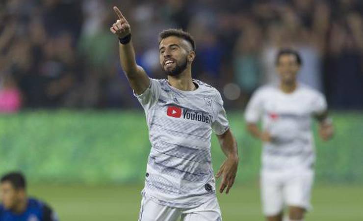 Corinthians vai estudar possibilidade de entrar na disputa por Diego Rossi