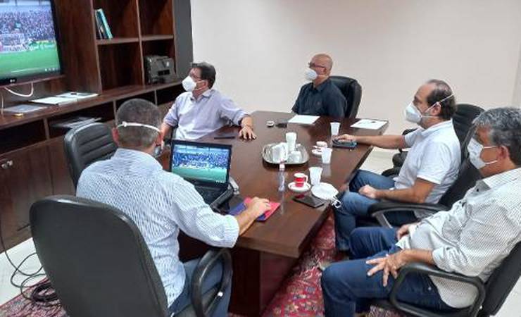 Vasco aponta erros à Ferj e VP questiona escalação de árbitro de vídeo