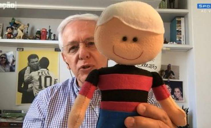 Milton Leite mostra 'boneco flamenguista' e diverte internautas