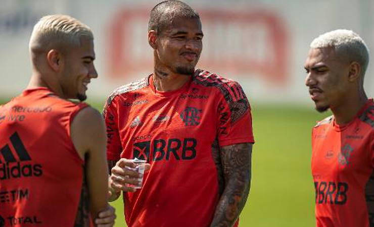 Anvisa vê falhas na documentação de Kenedy, mas ele já pode jogar pelo Fla