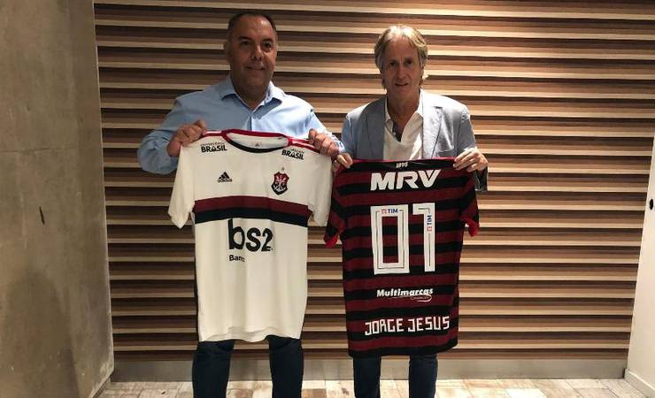 Jorge Jesus chega ao Rio e destaca: 'Exigência é ganhar e ganhar'