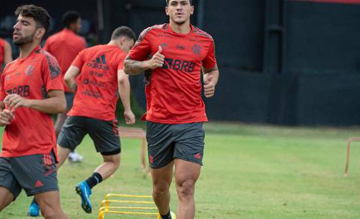Com Pedro, Flamengo inicia preparação para encarar o Vasco