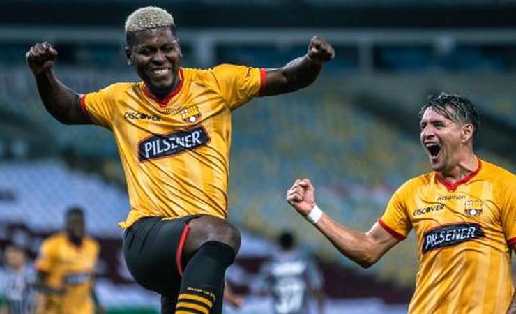 Hoje no Barcelona de Guayaquil, Cortez deixou Botafogo após elogios ao Fla