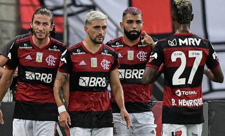 Trajano: "Flamengo melhorou e é favorito contra o Internacional"