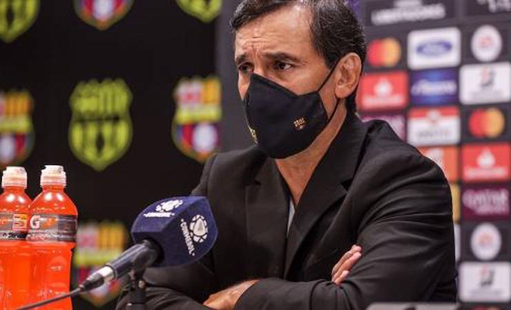 Técnico do Barcelona-EQU se rende ao Fla: 'Time mais forte do continente'