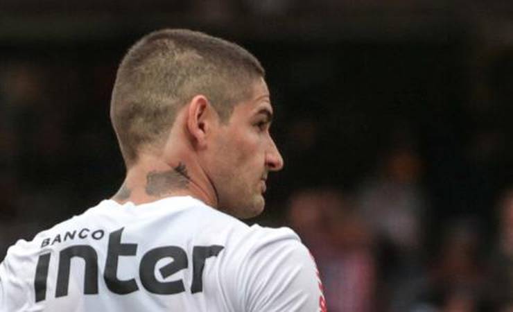 Neto vê Pato como jogador mais superestimado do Brasil: 'eterna promessa'