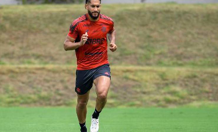 Pablo evolui no Flamengo e tem boas chances de estrear contra o Palmeiras