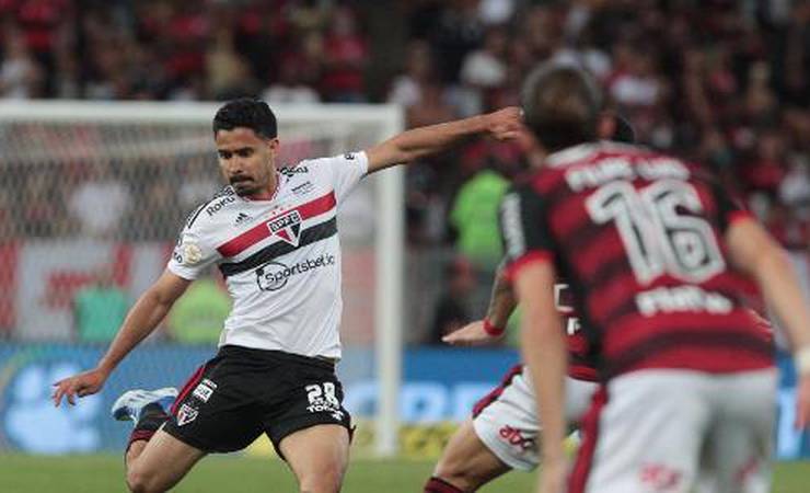 Como Rogério Ceni quer 'ajeitar' reforço do São Paulo para o meio-campo