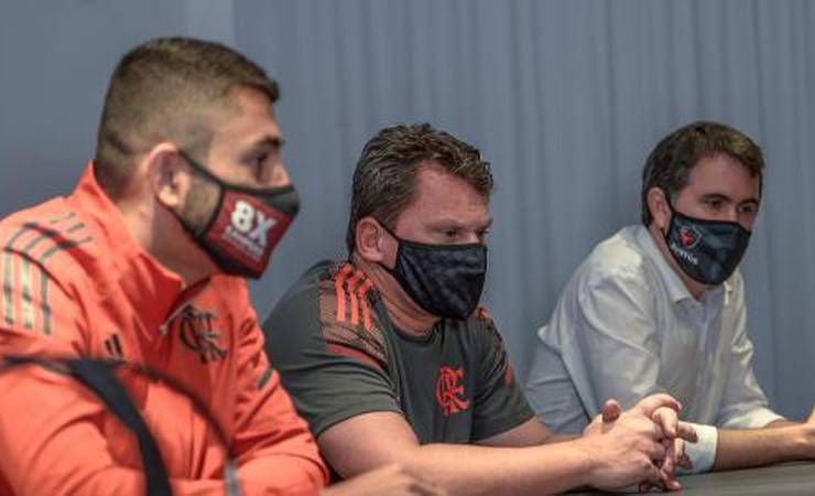 Flamengo anuncia técnico do sub-20 para iniciar Carioca e mexe em time da Copinha