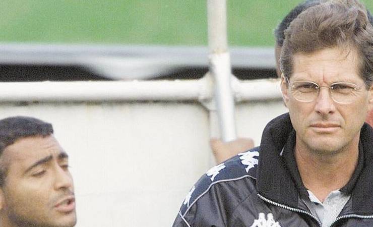 Junior Baiano diz que viu Romário mandar tirar jogador: 'Hoje não faria'
