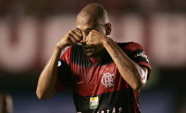 Cheirinho, rebolada e chororô; relembre provocações históricas no futebol