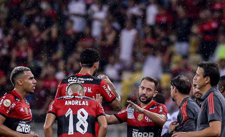 Torcida do Fla grita nome de Jesus e Everton Ribeiro comenta: 'Ele merece'