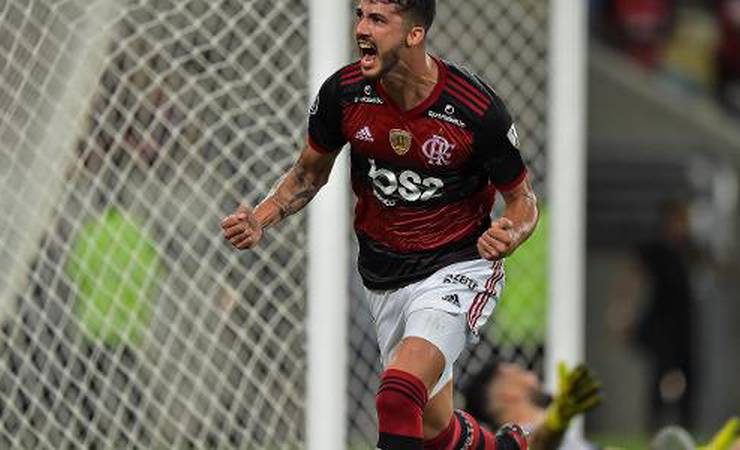 Presidente do Santos chama Gustavo Henrique, do Flamengo, de "sem caráter"