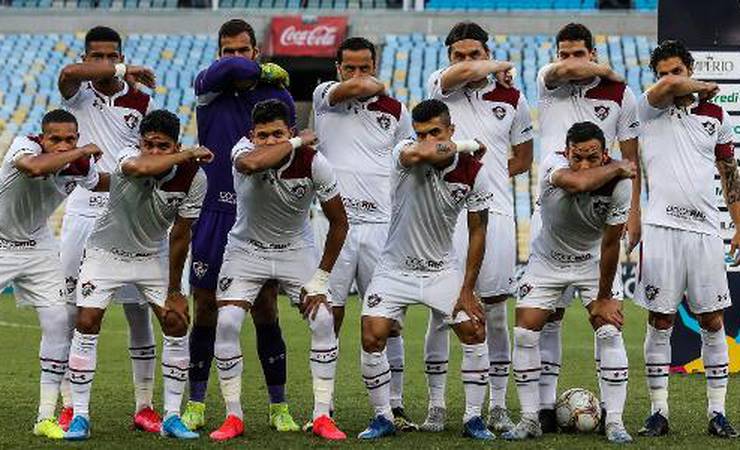 Atletas se manifestam contra volta do futebol. Eles são obrigados a jogar?
