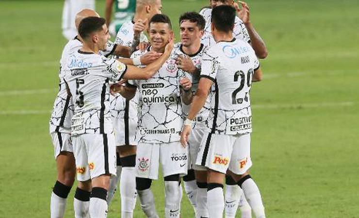 Escalação: Sylvinho mantém Adson como titular do ataque do Corinthians