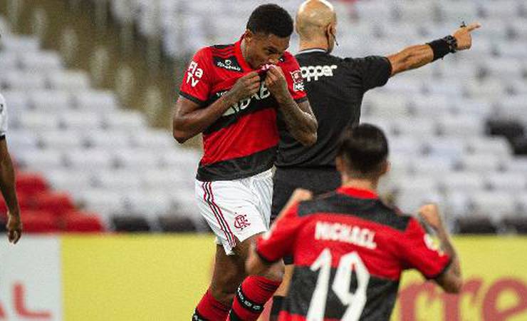 Em ascensão, Vitinho e Michael contribuíram com 46% dos gols do Flamengo no Carioca