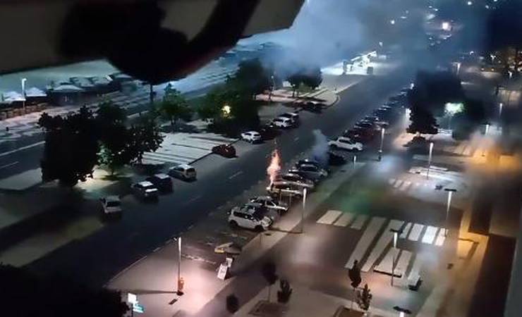Torcedores do Flamengo são detidos por soltarem fogos em hotel do Inter