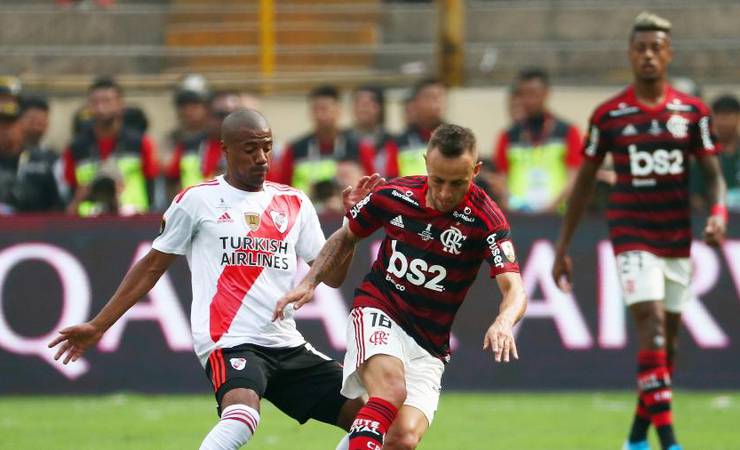 Rafinha vê Flamengo com 'totais chances' de vencer Liverpool