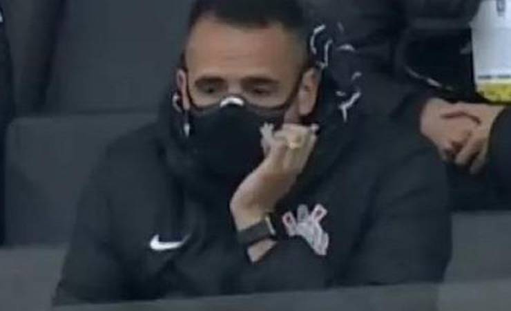 Renato Augusto 'desanimado' vira meme em Corinthians x Flamengo; veja