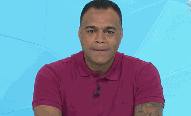 Denílson critica defesa do Flamengo: 'Saída de bola assustadora'