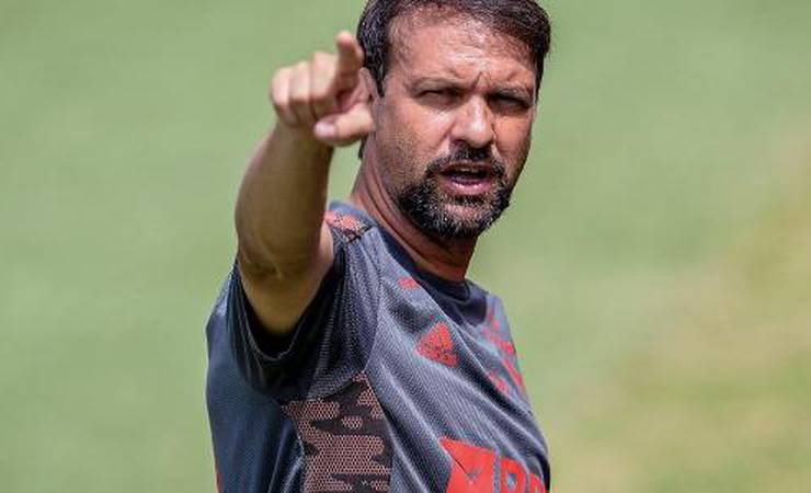 Maurício diz que entrada de Rodinei no time do Flamengo foi pedido de Ceni