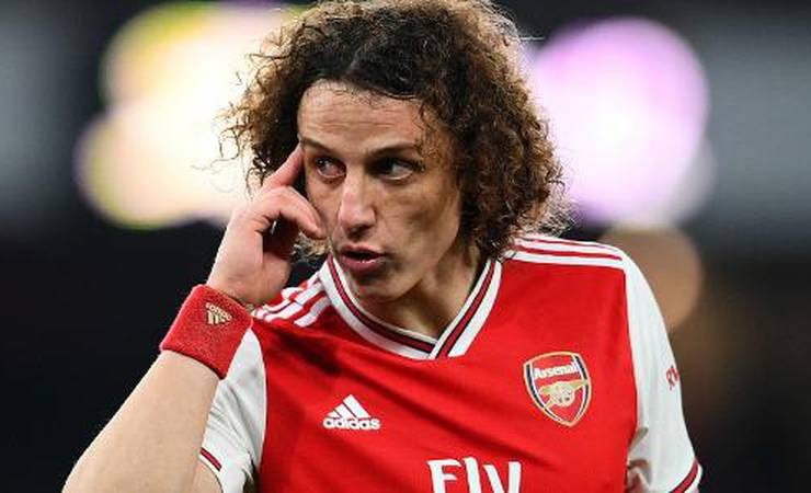 Jornal: Sondado por times brasileiros, David Luiz quer permanecer na Europa