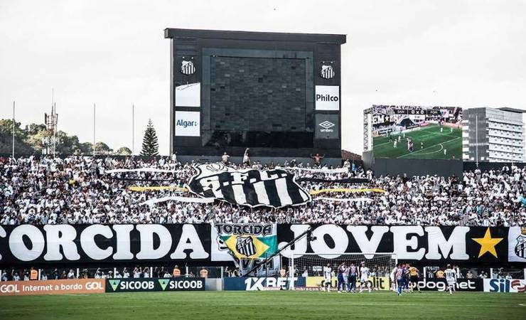Torcida do Santos esgota ingressos para duelo contra o Flamengo na Vila
