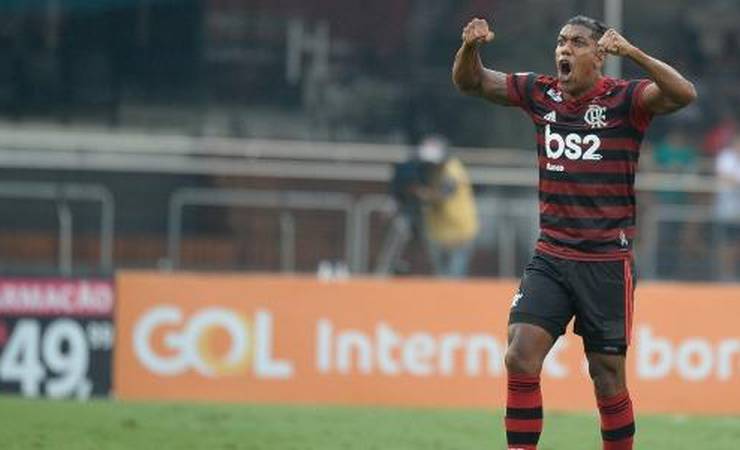 Por onde andam outros 7 ex-Flamengo que estão "escondidos" no exterior?