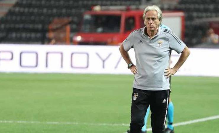 'Também perdi a primeira decisão no Fla', diz Jesus após derrota do Benfica